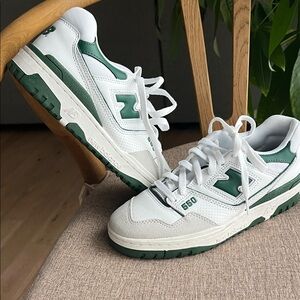 New Balance 550 White and Dark Green Sneakers sz 8